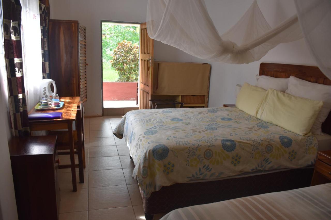 Tabonina Guesthouse Livingstone Esterno foto